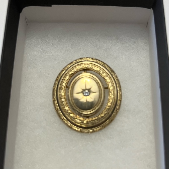 Vintage Goldtone Locket Brooch - Picture 1 of 8